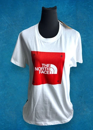 T-shirt The North Face coupe oversize big logo box neuf avec étiquette taille L femme, brand: The North Face, condizioni: Nuovo con cartellino, taglia: L / IT 44 / EU 40, €29.90, €32.10 include la Protezione acquisti Pro