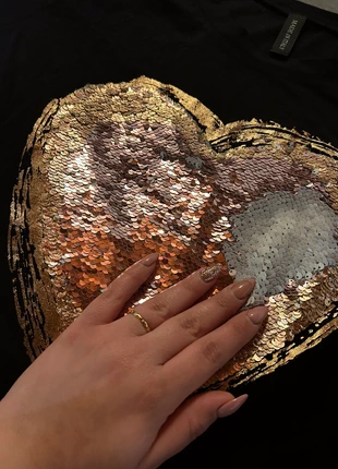 Due T-shirt con stampa cuore di paillettes , état: Très bon état, taille: Taille unique, 5,00 €, 5,95 € Protection acheteurs incluse