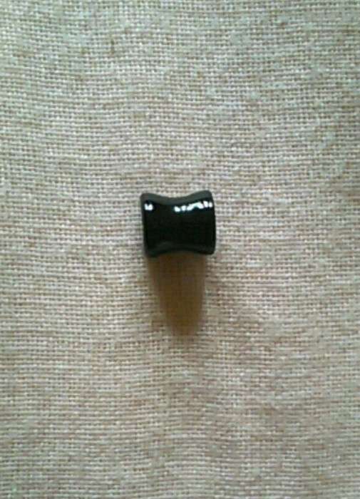 Plug noir de diamètre 5mm 2