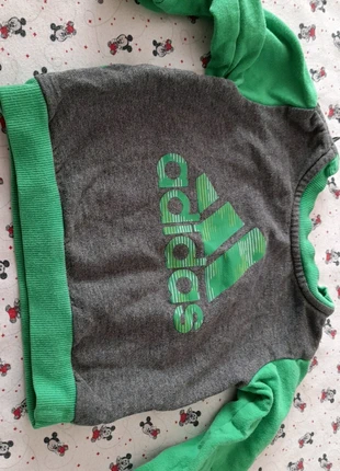 Leichter pulli adidas grün, merk: adidas, staat: Heel goed, maat: 6-9 maanden / 68 cm, € 2,00, € 2,80 inclusief Kopersbescherming