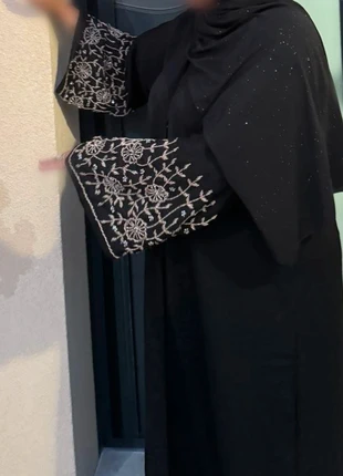 Abaya noir Dubai style khaleeji, marque: Salama Abaya, état: Très bon état, taille: Taille unique, 44,00 €, 46,90 € Protection acheteurs incluse