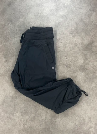 Pantalon Lululemon Dance Studio noir - Taille 10 (42 EU), marque: Lululemon, état: Très bon état, taille: XL / 42 / 14, 26,50 €, 28,53 € Protection acheteurs (Pro) incluse