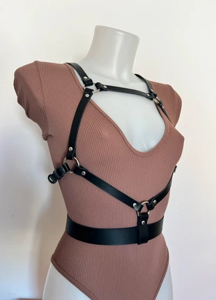 Black leather harness, brand: Isy Mo, condizioni: Ottime, €44.00, €46.90 include la Protezione acquisti Pro