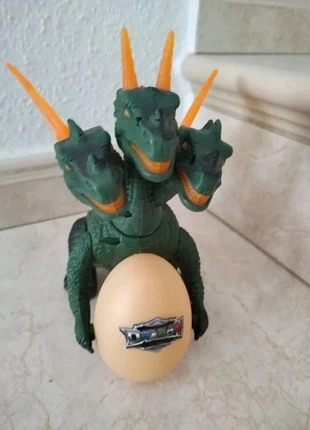 Dinosaure 3 têtes sonore lumineux qui marche neuf 🎄, merk: Dragon, staat: Nieuw met prijskaartje, maat: 3 jaar / 98 cm, € 10,00, € 11,20 inclusief Kopersbescherming