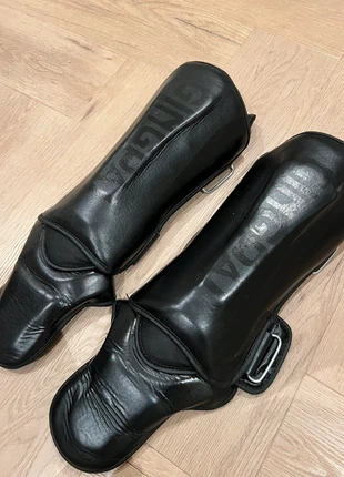 Kickboks Scheenbeschermers – Bescherming & Comfort, merk: gingpai, staat: Heel goed, € 10,00, € 11,20 inclusief Kopersbescherming