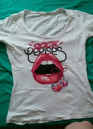 Tee shirt blanc le temps des cerises, marque: Le Temps des Cerises, état: Très bon état, taille: L / 40 / 12, 5,00 €, 5,95 € Protection acheteurs incluse