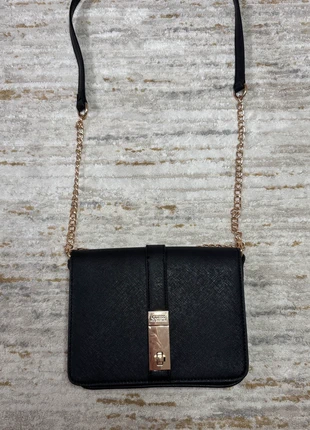 Guess Black Crossbody, marque: GUESS, état: Neuf sans étiquette, 30,00 €, 32,20 € Protection acheteurs incluse