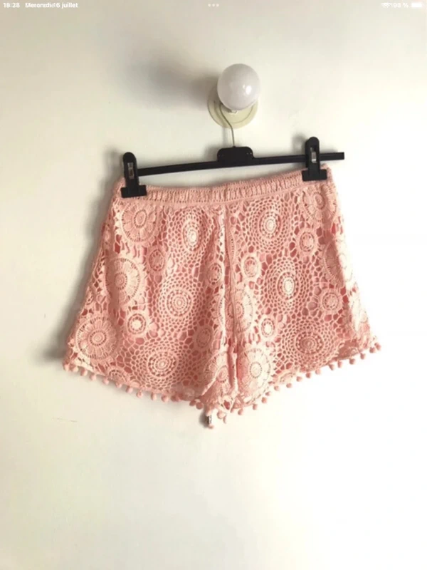 Short en dentelle fleurie rose taille 34/36 - photo numéro 4