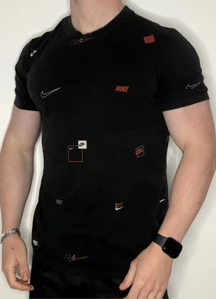 T-shirt Nike noir - Taille M, marca: Nike, estado: Muito bom, tamanho: M, €12.00, €13.30 inclui Proteção do Comprador Pro