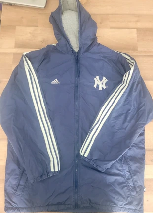 Veste vintage adidas x New York Yankees matelassée réversible – Taille L, marke: adidas, zustand: Sehr gut, größe: L, 60,00 €, 63,70 € inklusive Vinted-Käuferschutz