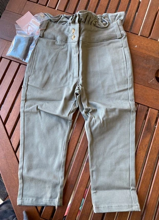 Pantalón verde Neck Neck, brand: Neck & Neck, condizioni: Nuovo con cartellino, taglia: 24-36 mesi / 92 cm, €15.00, €16.45 include la Protezione acquisti