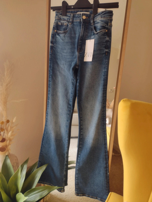 Zara Jeans-Flare fit 1