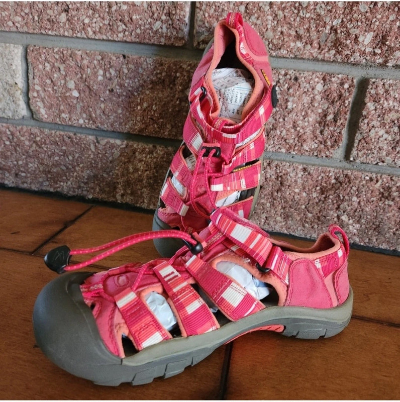 Keen | Bright Pink Newport Sandals 2