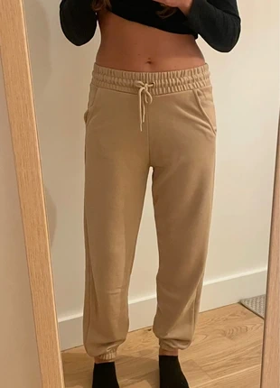 Bas de jogging beige en molleton de chez Stradivarius taille S, marca: Stradivarius, estado: Novo sem etiquetas, tamanho: S / 36 / 8, €5.00, €5.95 inclui Proteção do Comprador