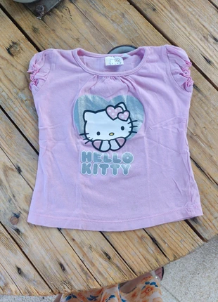 Tee shirt hello Kitty, brand: Hello Kitty, condition: Very good, size: 3 years / 98 cm, €1.00, €1.75 includes Buyer Protection