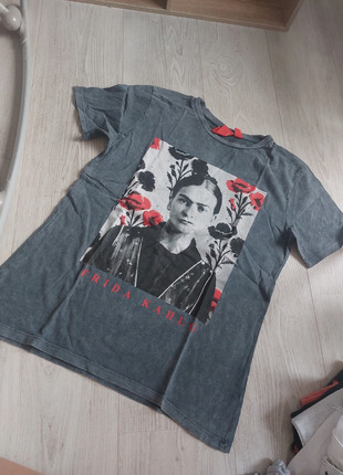 Tee-shirt Frida Kahlo, marke: Primark, zustand: Sehr gut, größe: M / 38 / 10, 2,00 €, 2,80 € inklusive Vinted-Käuferschutz