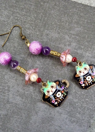 Boucles d'oreilles chat émail pierres naturelles et perles, merk: Fabrication Artisanale, staat: Nieuw zonder prijskaartje, € 15,50, € 16,98 inclusief Kopersbescherming Pro