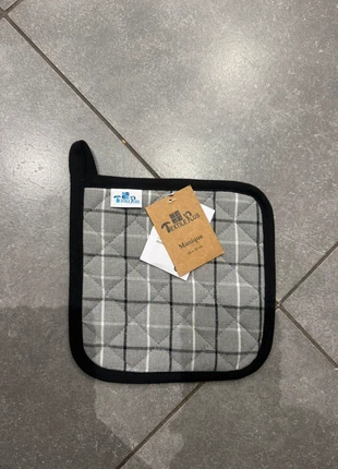 Manique cuisine, brand: Collection Privée, condition: New with tags, €3.00, €3.85 includes Buyer Protection