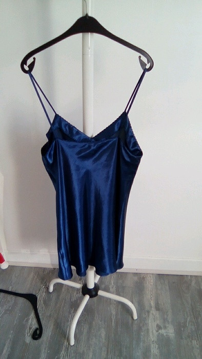 Nuisette et sa robe de chambre courte bleue Marine 2