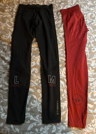 Lot de deux leggings de sport Reebok Lesmills taille XS/S, marque: Reebok, état: Très bon état, taille: XS / 34 / 6, 18,00 €, 19,60 € Protection acheteurs incluse