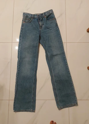 Jeans nuova collezione, marke: Stradivarius, zustand: Neu, größe: XXS / 32 / 4, 16,00 €, 17,50 € inklusive Vinted-Käuferschutz