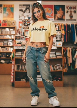 Camiseta Crop Top Ellesse Amarillo Pastel - Estilo Y2K - Talla EU 40 (UK 12), marca: Ellesse, estado: Muy bueno, tamaño: L / 40 / 12, 4,00 €, 4,90 € Protección al comprador incluida