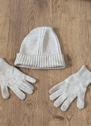 Cream Hat and Gloves, brand: Cream, condition: Very good, size: One size, €1.50, €2.28 includes Buyer Protection