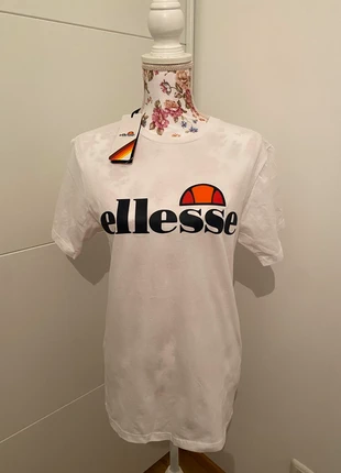 Ellesse oversize T-Shirt neu, marke: Ellesse, zustand: Neu, mit Etikett, größe: XS / 34 / 6, 8,00 €, 8,60 € inklusive Vinted-Käuferschutz