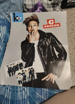Poster G-Dragon + 2 cartoline BigBang, marke: Fashion, zustand: Sehr gut, 3,00 €, 3,85 € inklusive Vinted-Käuferschutz