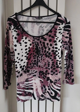 Mooi getailleerd shirt/dunne trui met 3/4 mouwen, merk: Omega, staat: Heel goed, maat: M / 38 / 10, € 4,00, € 4,90 inclusief Kopersbescherming