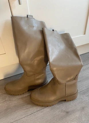 Women’s H and m chunky knee high boots, brand: H&M, condition: Very good, size: 6, £10.00, £11.20 includes Buyer Protection