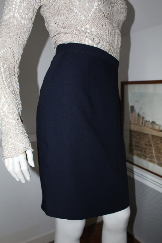Jupe droite de createur Yumi Mazao courte bleu marine T 40 42 Vinted
