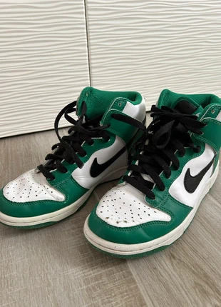 Sneakers Nike Dunk High Celtics - 38 - blanc et vert, marque: Nike, état: Satisfaisant, taille: 38, 10,00 €, 11,20 € Protection acheteurs incluse