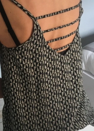 Joli top à bretelles motif graphique ajouré au dos, marque: Jennyfer, état: Très bon état, taille: XS / 34 / 6, 4,90 €, 5,85 € Protection acheteurs incluse