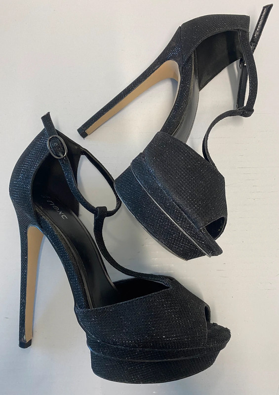 Black heels size 5 Vinted