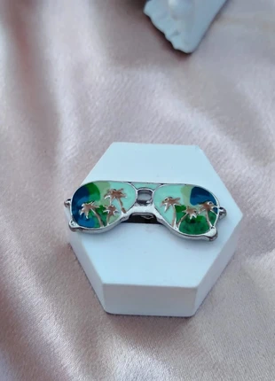 Pin moderno, lapel pin, épingle tendance, alfiler elegante, spilla piccola, marca: Local, estado: Muy bueno, 5,00 €, 5,95 € Protección al comprador incluida