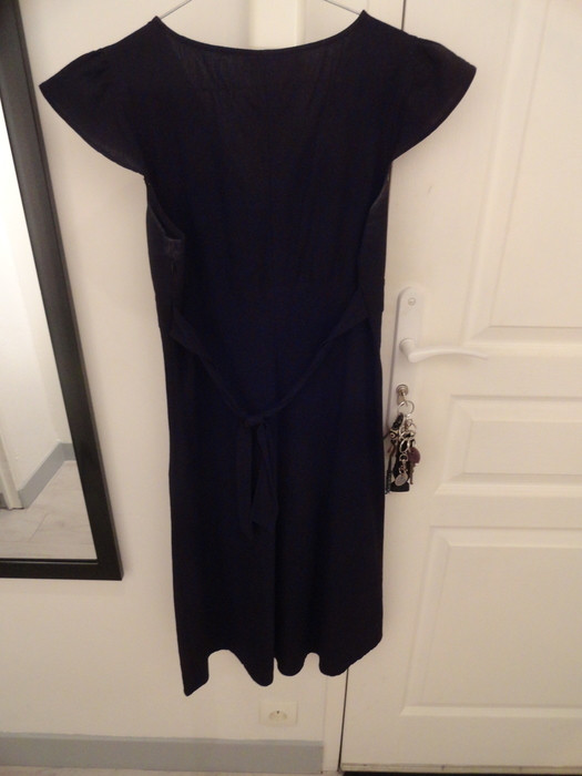 Robe noire en lin T36 10€ 2