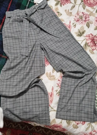 Pantalones anchos Y2K cuadros de Stradivarius, merk: Stradivarius, staat: Nieuw met prijskaartje, maat: M / 38 / 10, € 8,95, € 10,10 inclusief Kopersbescherming