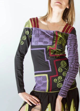 Très jolie robe d'hiver, style ethnique et coupe très originale, merk: Swamee, staat: Heel goed, maat: M / 38 / 10, € 5,00, € 5,95 inclusief Kopersbescherming