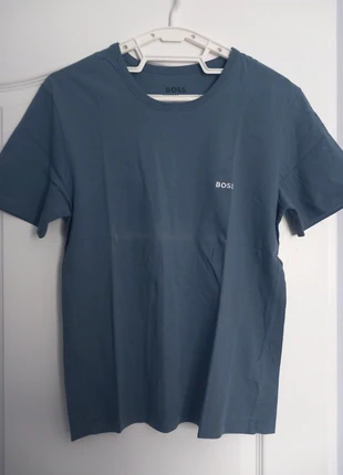 T-shirt Unis Hugo boss, marque: Boss, état: Très bon état, taille: M, 15,00 €, 16,45 € Protection acheteurs incluse