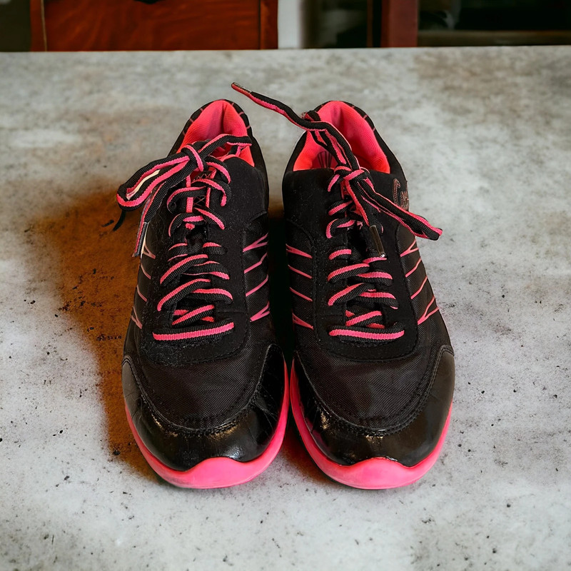 🩷COACH hot pink and black nylon and rubber super light and comfortable sneaker. Gently worn. 5