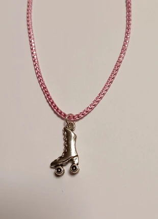 Collar rosa ajustable patín de ruedas, marca: Local, estado: Muy bueno, 3,00 €, 3,85 € Protección al comprador incluida