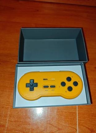 Controller 8BitDo SN30 Bluetooth, marca: 8BitDo, estado: Muito bom, €34.99, €37.44 inclui Proteção do Comprador