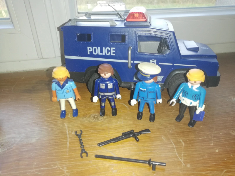 Playmobil deals riot police