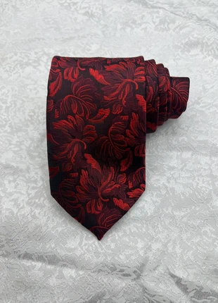 Cravate rouge et noir, brand: Aesthetic, condizioni: Ottime, €14.99, €16.44 include la Protezione acquisti