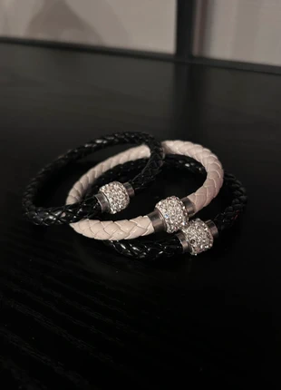 Armbandjes gevlochten black white glitter bracelet, merk: Lucardi, staat: Goed, € 2,00, € 2,80 inclusief Kopersbescherming