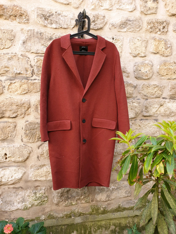manteau rouge brique