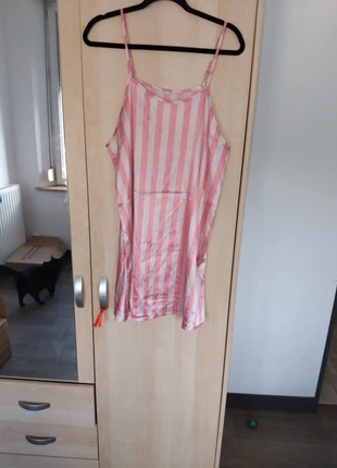 Chemise de nuit à rayures rose – Taille XL – Shein, brand: Shein, condition: Very good, size: XL / 42 / 14, €1.50, €2.28 includes Buyer Protection