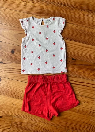 Ensemble fraise, brand: Kiabi, condition: Very good, size: 9-12 months / 74 cm, €3.00, €3.85 includes Buyer Protection