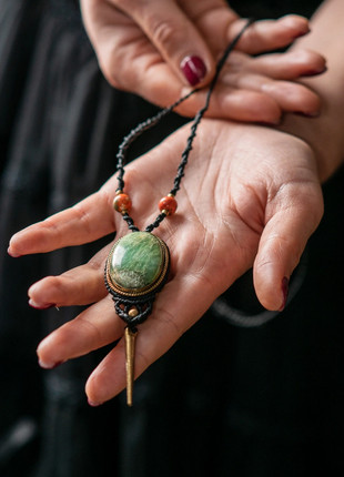 Necklace with crystals, marca: zulu.vudu, estado: Novo com etiquetas, €30.00, €32.20 inclui Proteção do Comprador